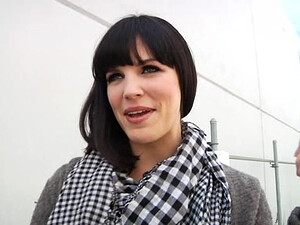 Два хуя в заднице красивой телки